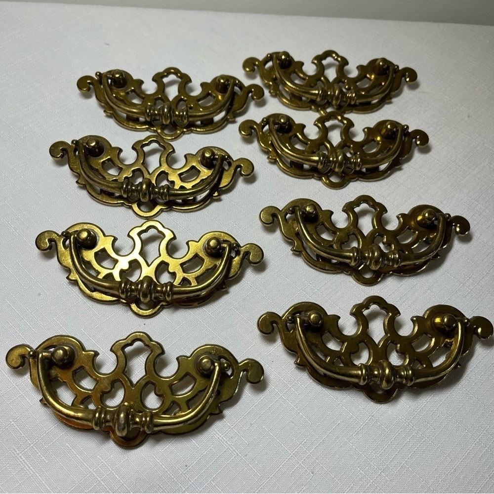 Vintage Draw Pull Handle made in Canada. Set of 8 small and 1 large. 16 screws